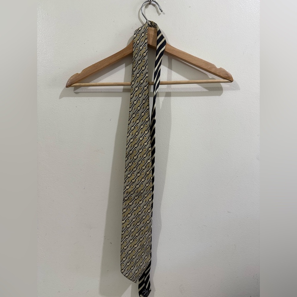 Versace Yellow and Black Patterned Silk Tie with Diagonal Back Stripe